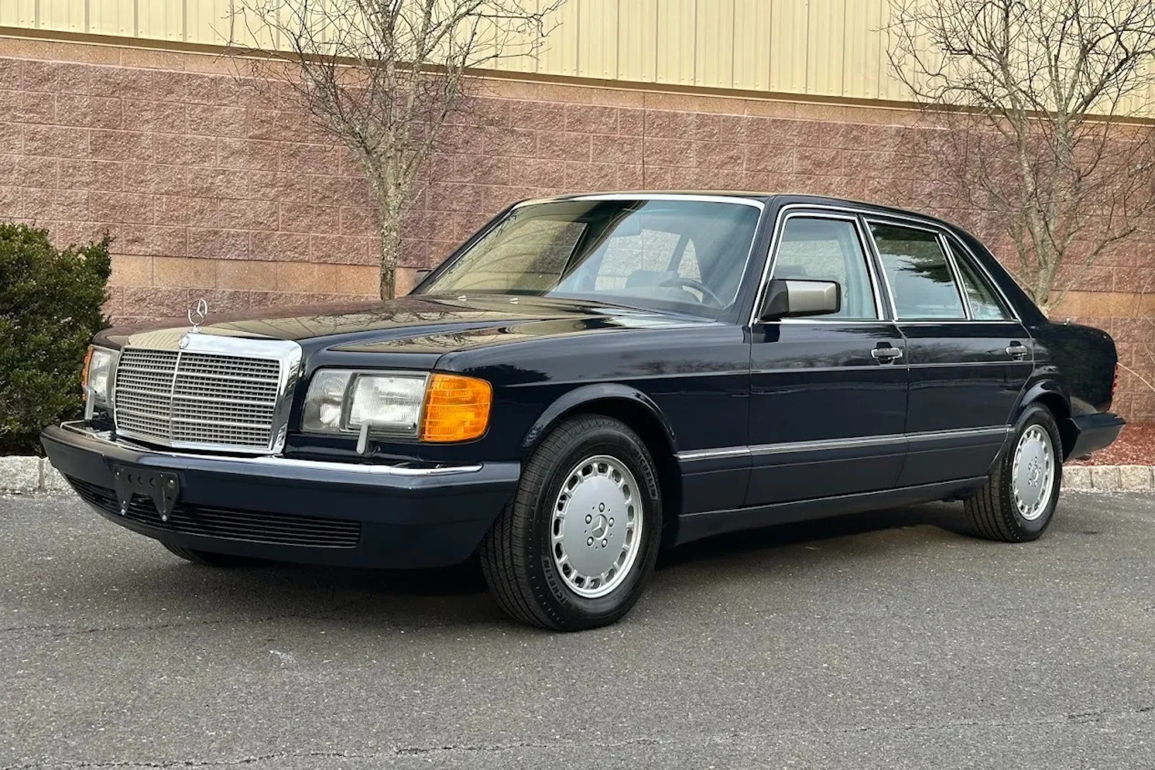 1990 Mercedes-Benz 300SEL VIN WDBCA25D7LA523403 | Hagerty